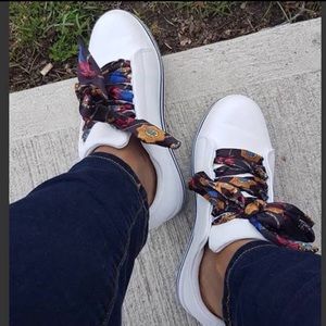 Brand new ribbon laces sneakers